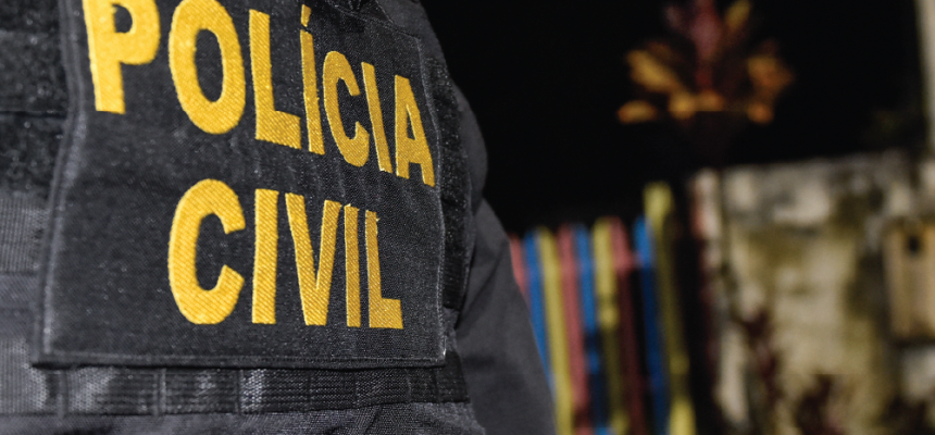 A Polícia Civil do Amazonas (PC-AM), por meio da 80ª Delegacia Interativa de Polícia (DIP) de Beruri (a 173 quilômetros de Manaus), em ação integrada com a 81ª DIP de Anamã (a 165 quilômetros da capital) e com a Delegacia Especializada em Proteção à Criança e ao Adolescente (Depca), cumpriu, na sexta-feira (09), mandado de prisão preventiva de um homem, de 43 anos, por estupro de vulnerável contra a enteada de 12 anos. O crime era praticado desde de 2023, no município. 