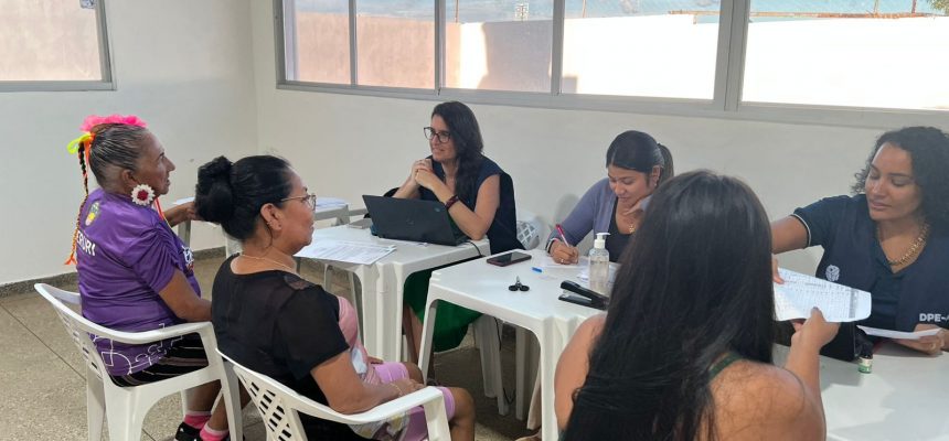 A Defensoria Pública do Estado do Amazonas (DPE-AM) realizou, no início deste mês, um mutirão de atendimentos jurídicos gratuitos, no município de Beruri, distante 173 quilômetros de Manaus. A ação buscou atender demandas represadas da população, especialmente aquelas relacionadas a direitos de família, como regularização de guarda, pensão alimentícia, além de registros civis básicos, como certidões de nascimento, óbito e segunda via de documentos.