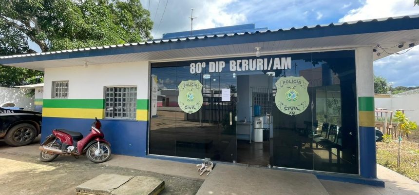 A Polícia Civil do Amazonas (PC-AM), por meio da 80ª Delegacia Interativa de Polícia (DIP) de Beruri (a 173 quilômetros de Manaus), cumpriu, no domingo (14), mandado de prisão preventiva de um homem, de 26 anos, por estupro de vulnerável de crianças. A prisão ocorreu no bairro Centro, naquele município.